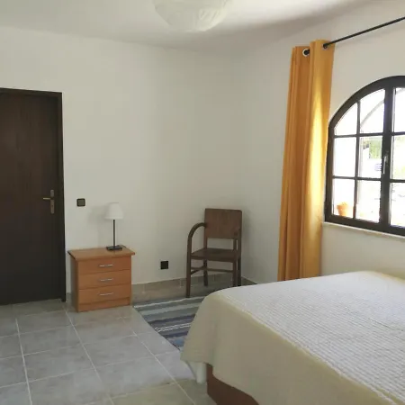 Room In Guest Room - Sunny Studio For Two *