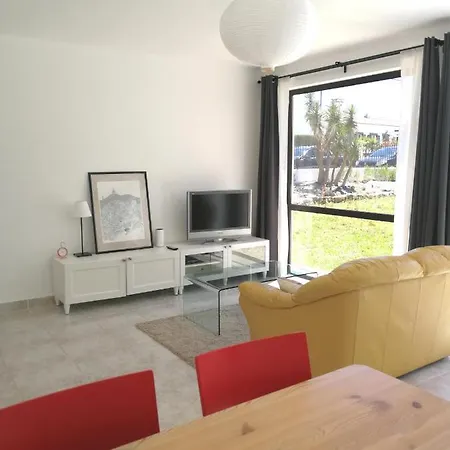 Room In Guest Room - Sunny Studio For Two